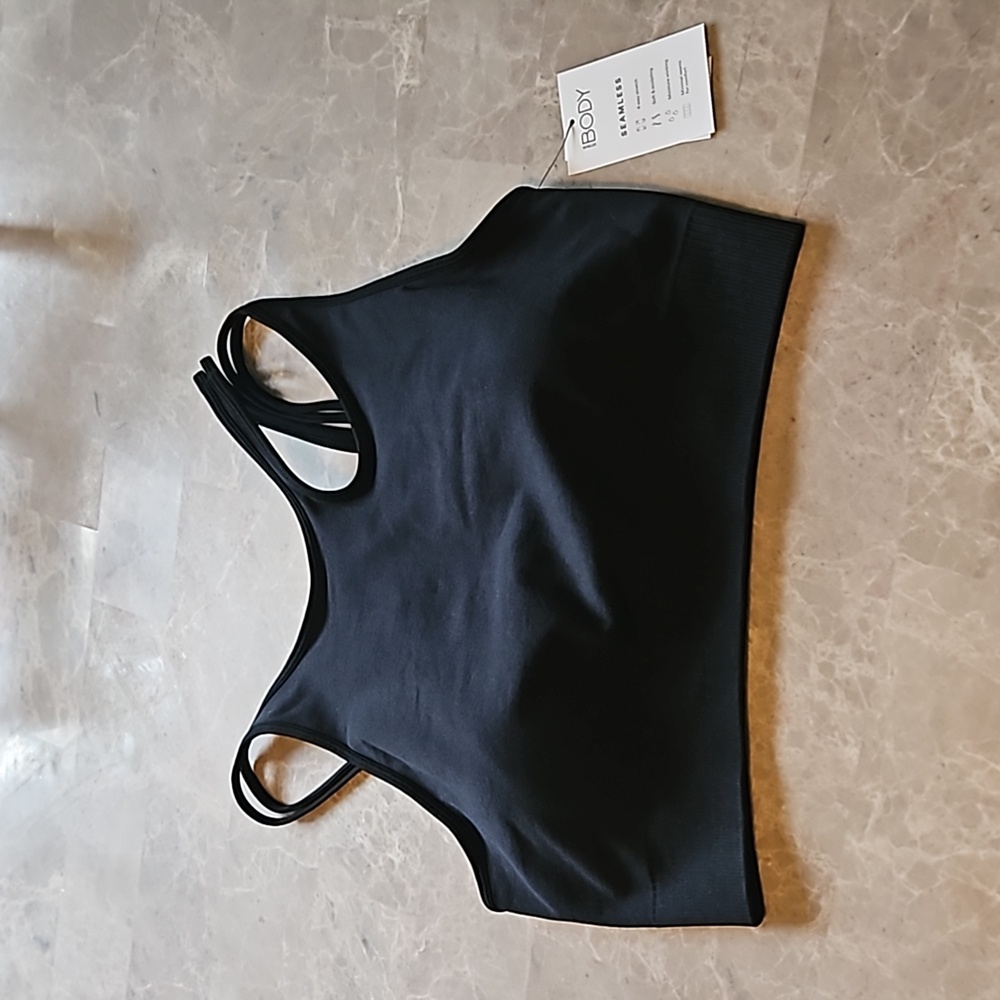 NWT Cotton on body seamless 4 way stretch black strappy sports bra size L